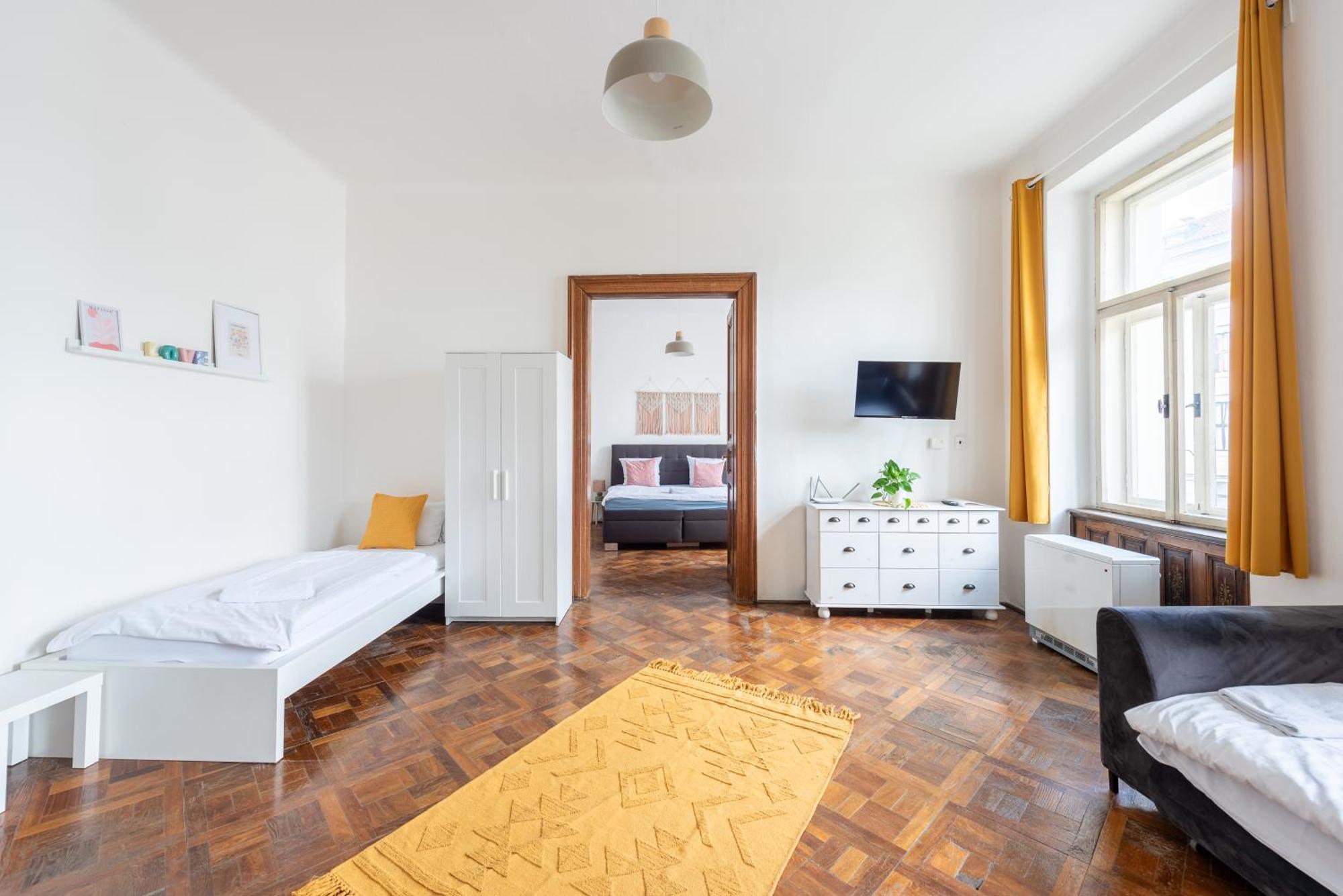 Tesnov Apartament *