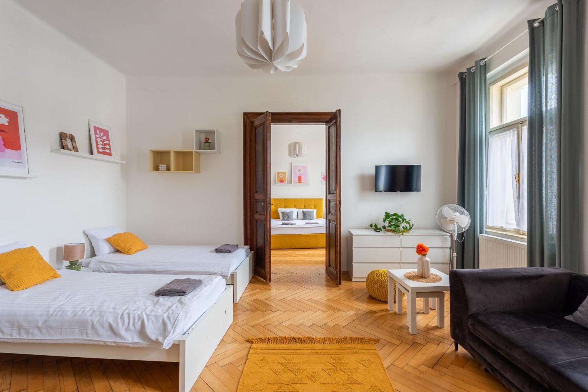 Tesnov Apartament *