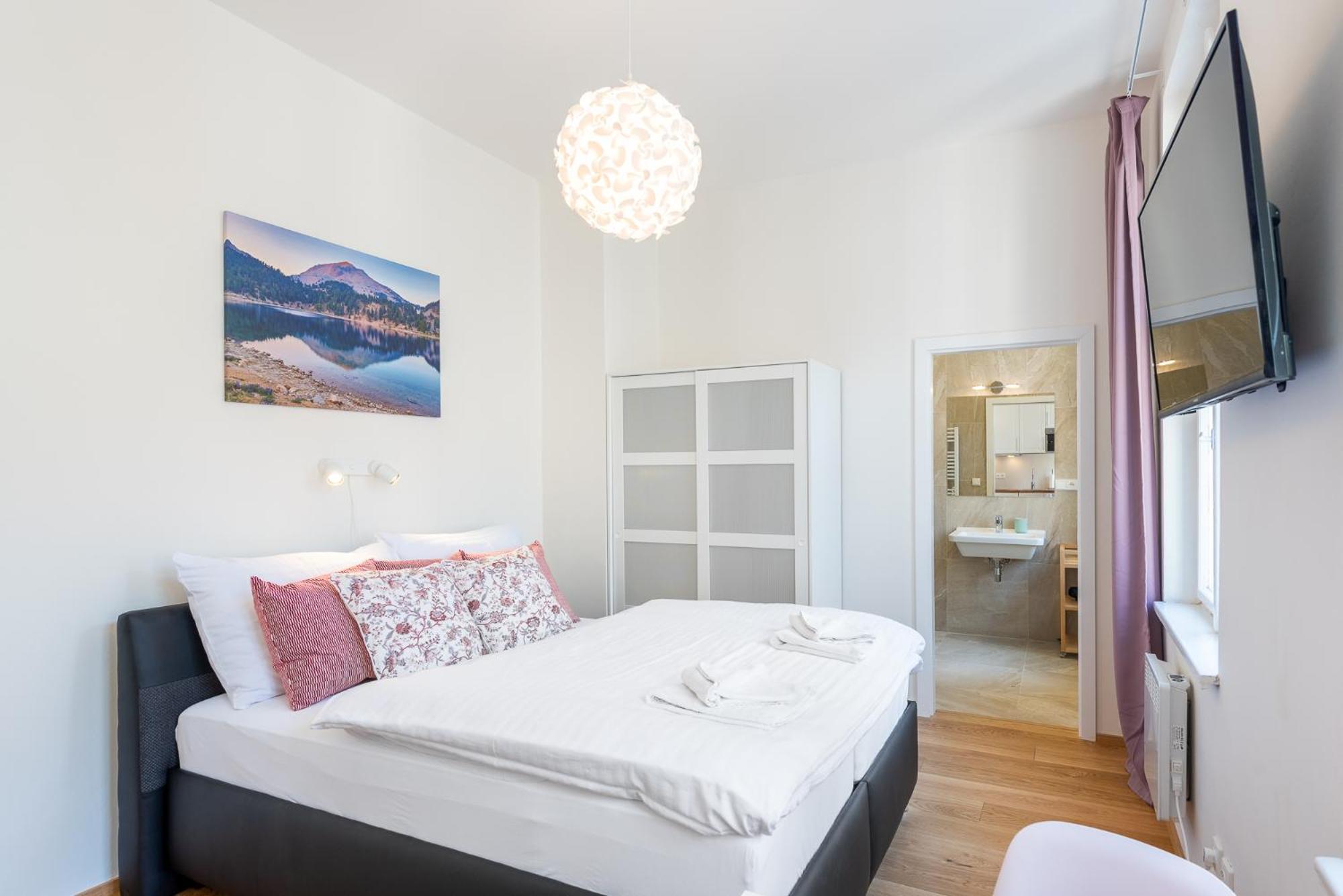 Tesnov Apartament *